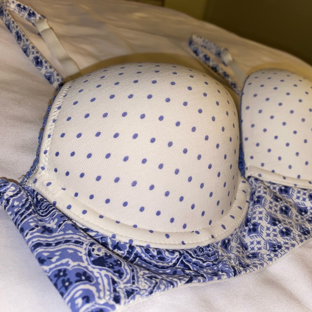GORGEOUS Blue and White Paisley Polka Dot Victoria’s Secret Push Up Plunge Bra